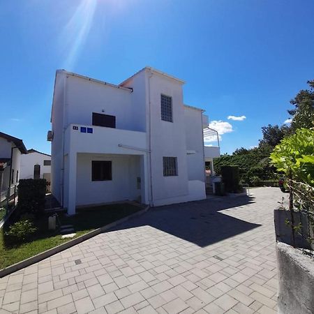 Apartment Niva Nin Eksteriør billede