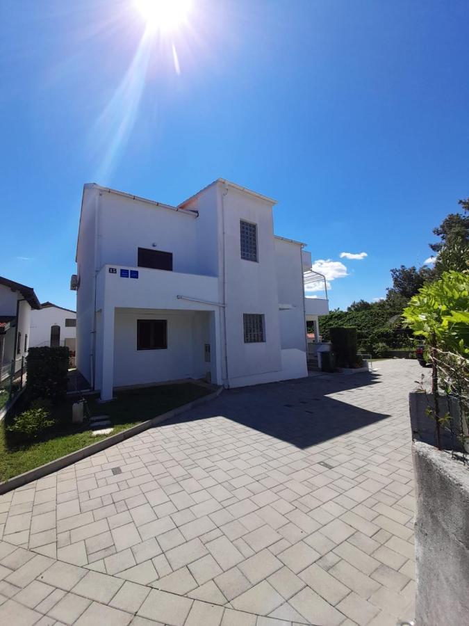 Apartment Niva Nin Eksteriør billede